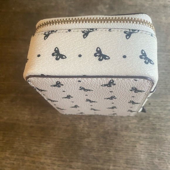 Coach Cream Butterfly Print Jewelry carrying case - Picture 9 of 11